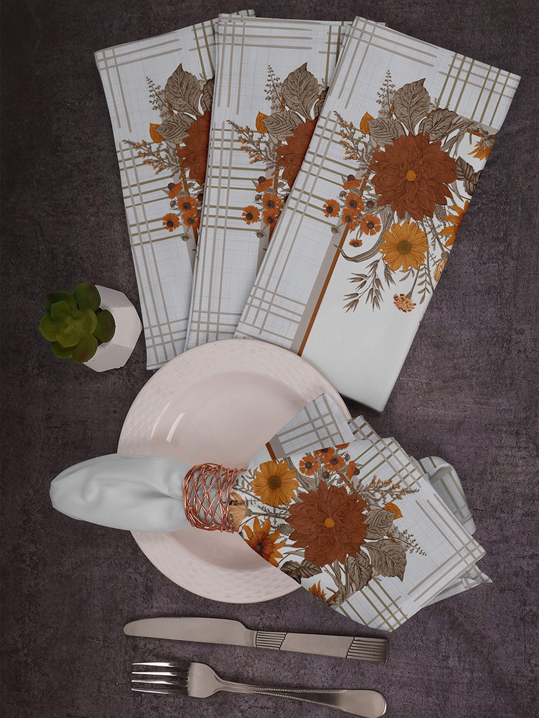 

Vargottam White & Maroon 4 Pieces Floral Printed Cotton Reusable Napkins