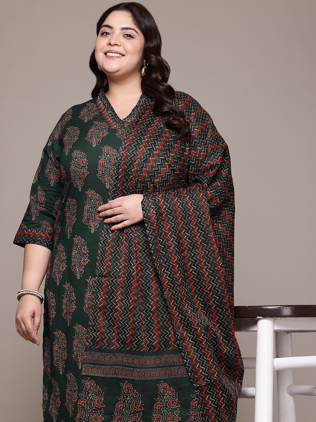 

Readiprint Fashions Plus Size Floral Printed Pure Cotton Kurta with Palazzos & Dupatta, Green