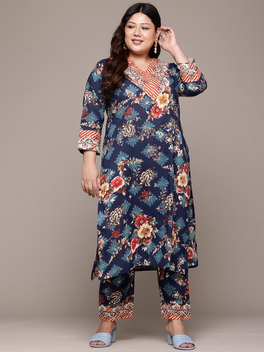 

Readiprint Plus Size Floral Printed Pure Cotton Kurta with Palazzos, Navy blue
