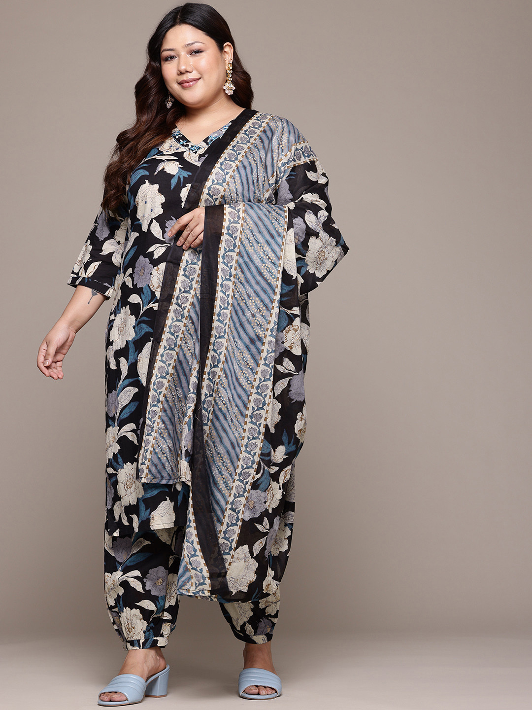 

Readiprint Plus Size Printed Thread Work Pure Cotton Kurti with Harem Pants &, Black