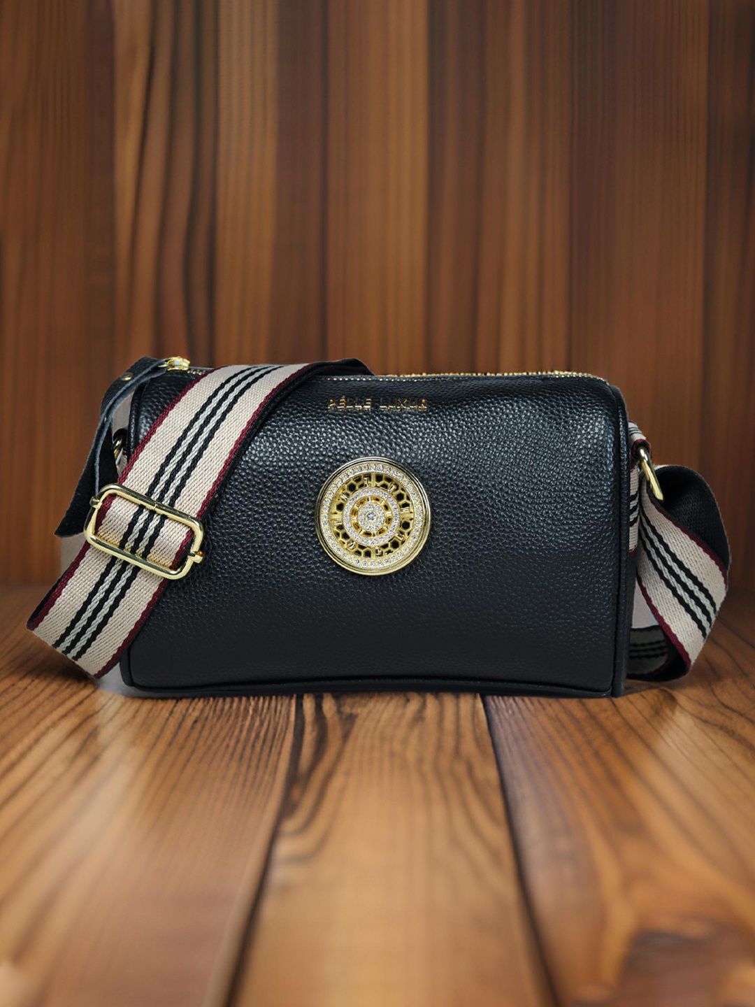 

PELLE LUXUR Women Solid Swagger Sling Bag, Black