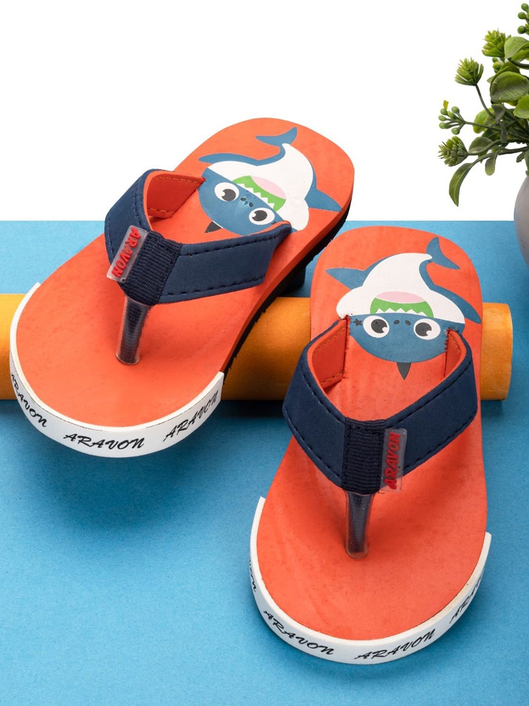 

ARAVON Kids Printed Rubber Thong Flip-Flops, Orange