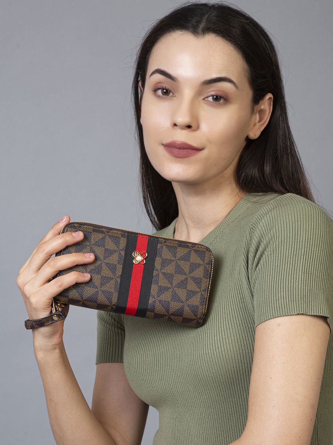 

Filauri Women Zip Detail Leather Zip Around Wallet, Brown