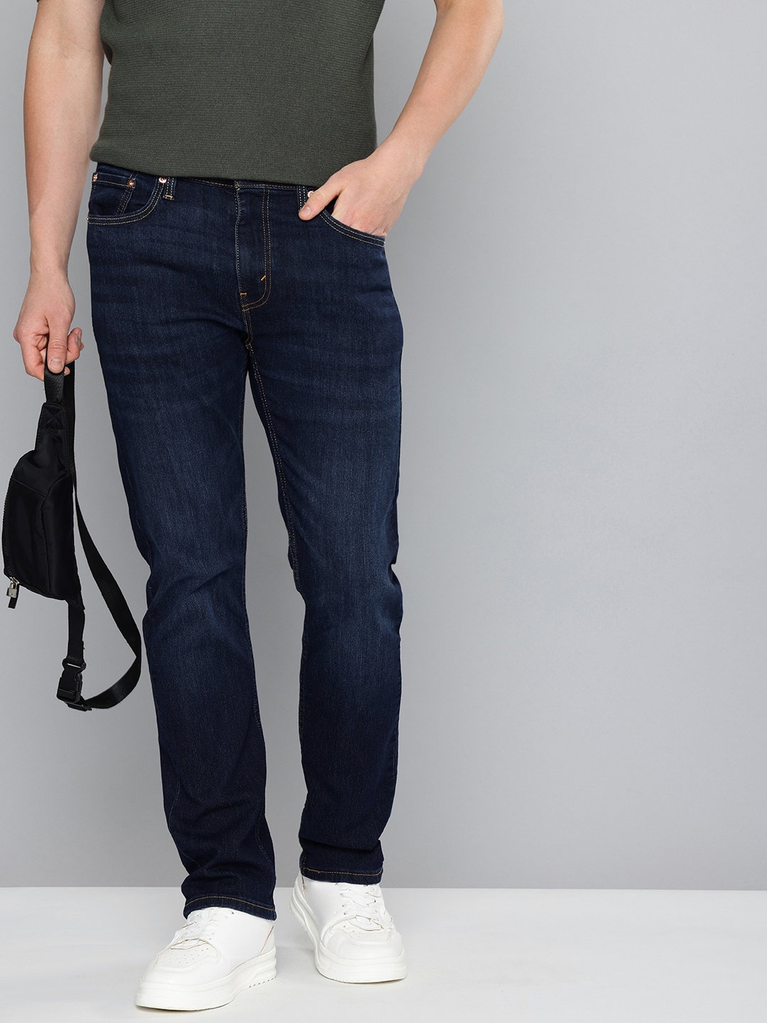 

Levis Men 513 Slim Straight Fit Light Fade Stretchable Jeans, Blue