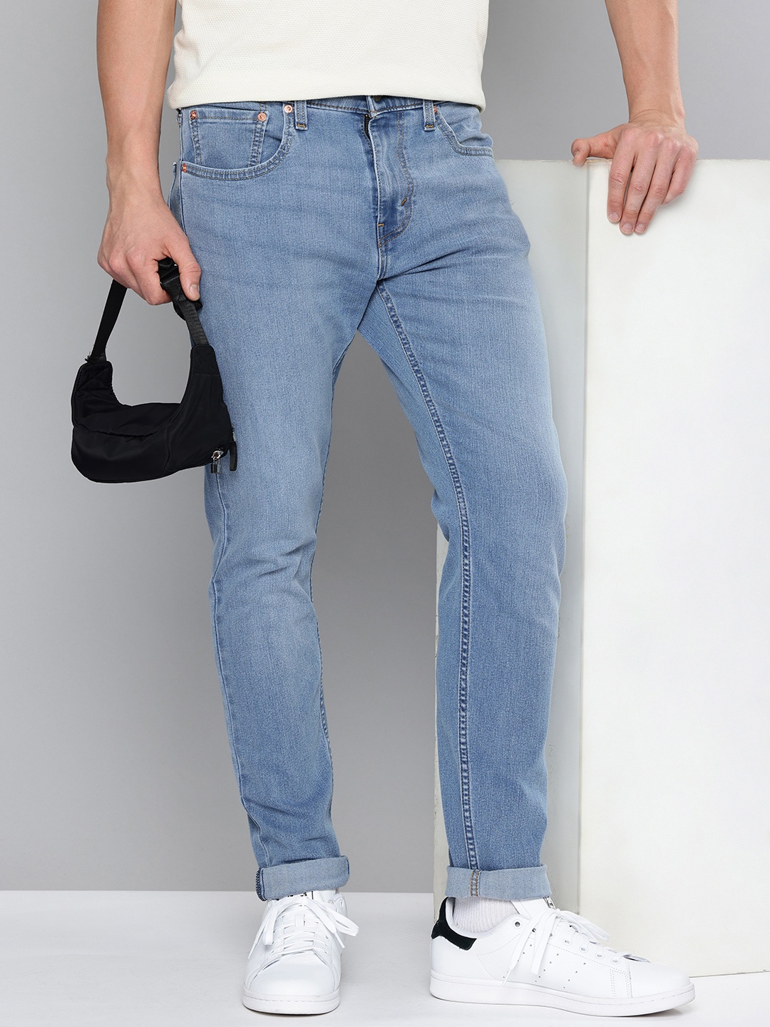

Levis Men 512 Slim Tapered Fit Light Fade Stretchable Jeans, Blue