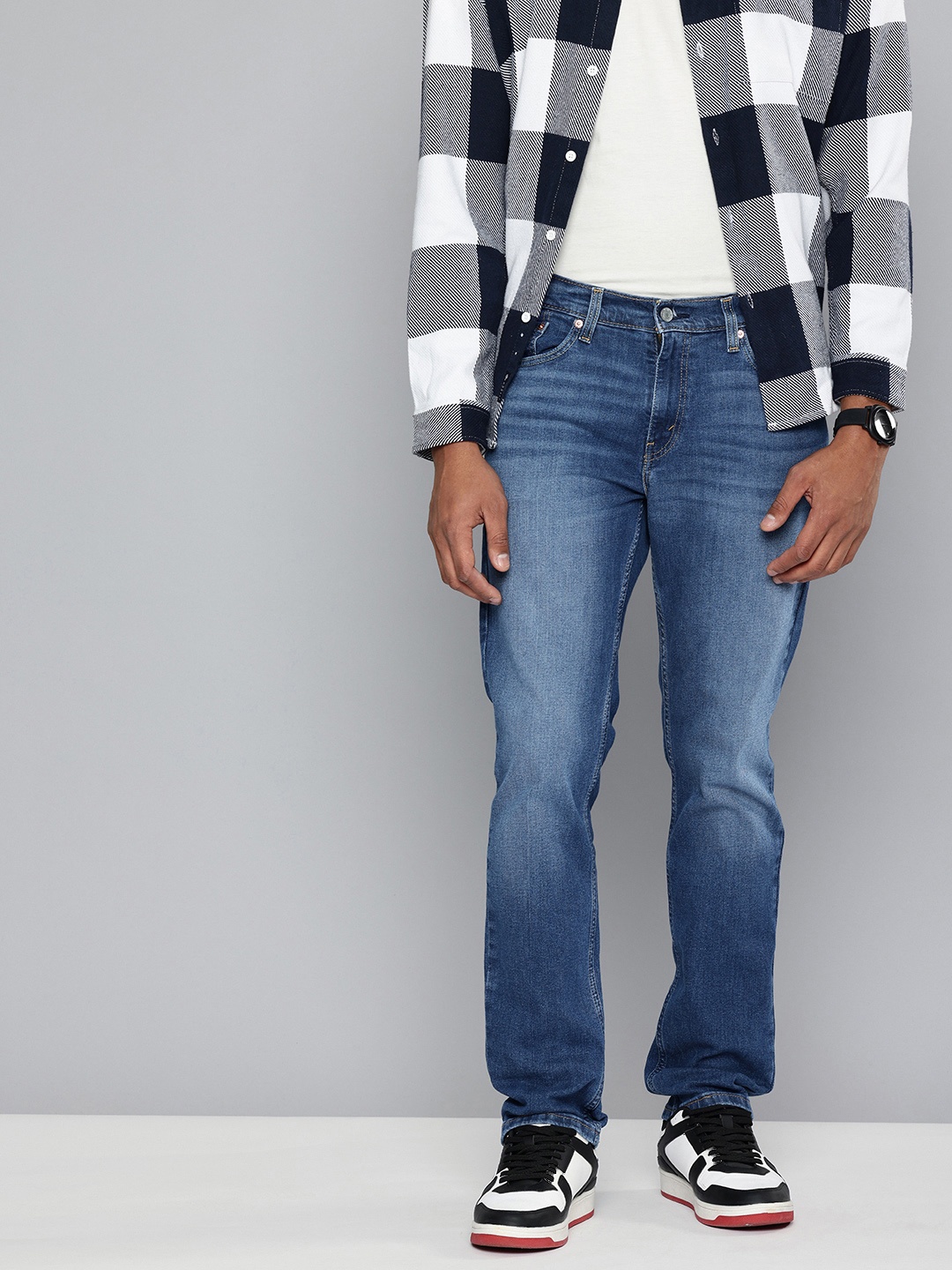 

Levis Men 511 Slim Straight Fit Light Fade Stretchable Jeans, Blue