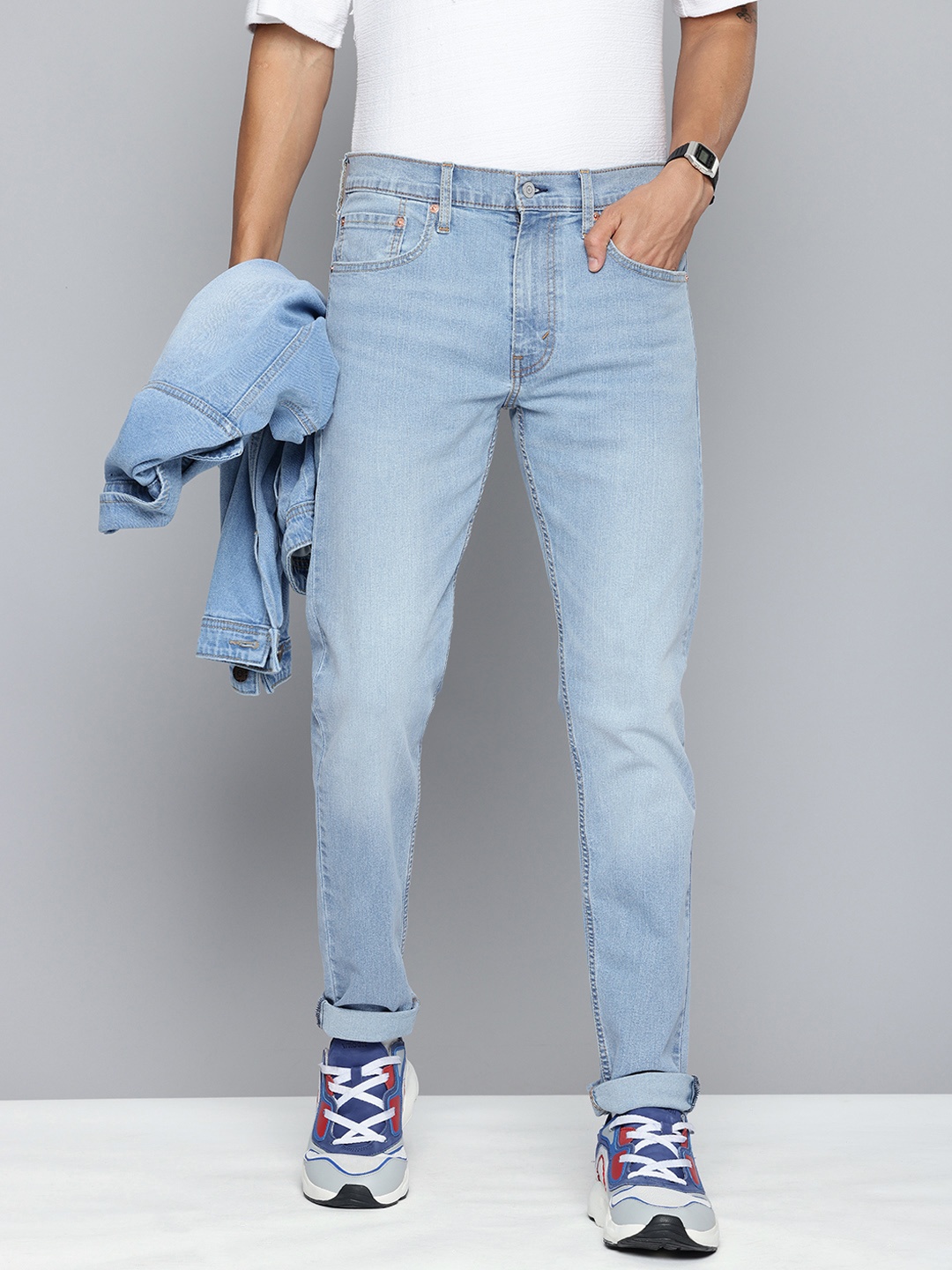 

Levis Men 512 Slim Tapered Fit Light Fade Stretchable Jeans, Blue