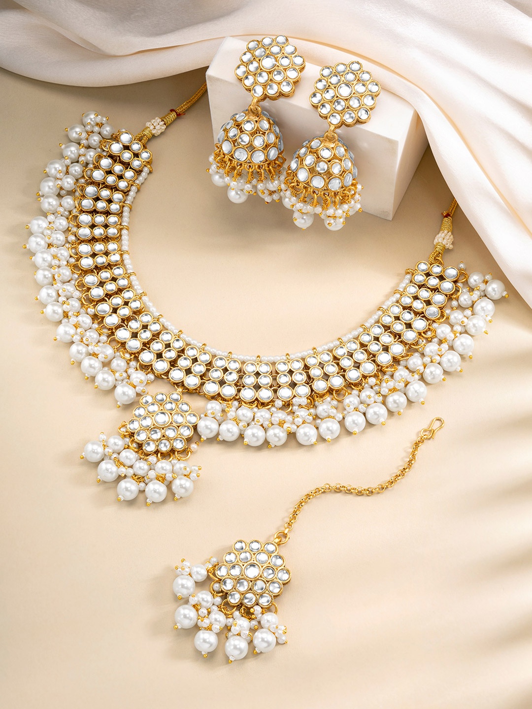 

Peora Gold-Plated Kundan & Beads Studded Jewellery Set