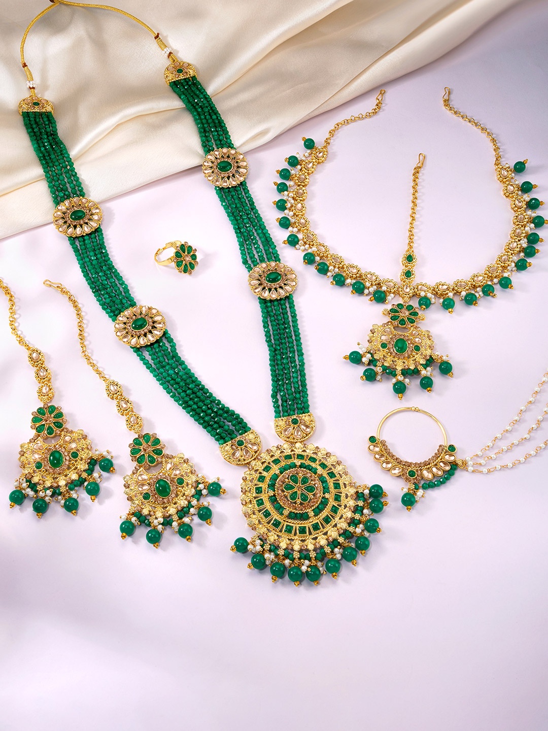 

Peora Gold- Plated Kundan Studded & Beaded Jewellery Set