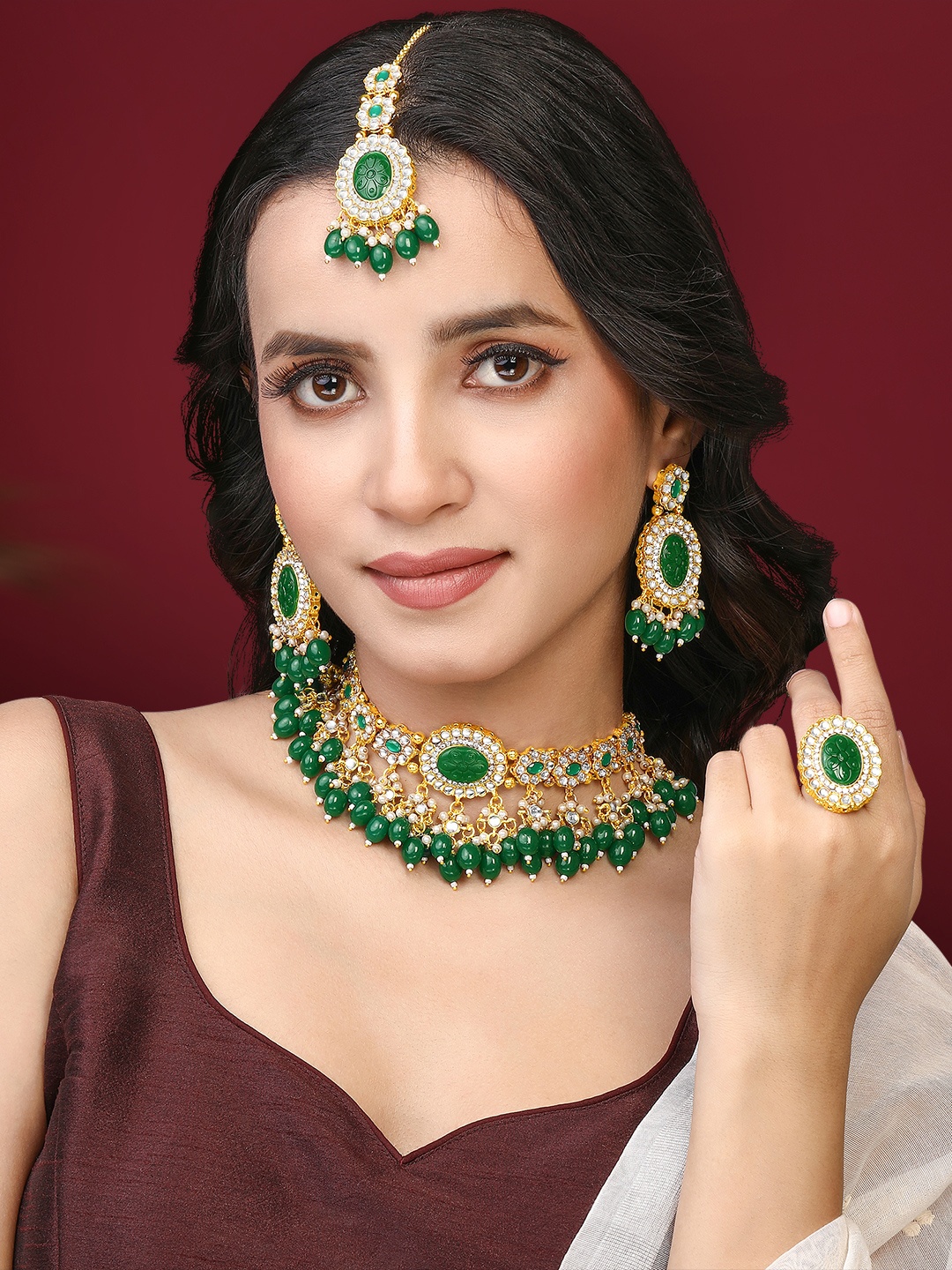 

Peora Gold-Plated Kundan Stone Studded & Beaded Jewellery Set