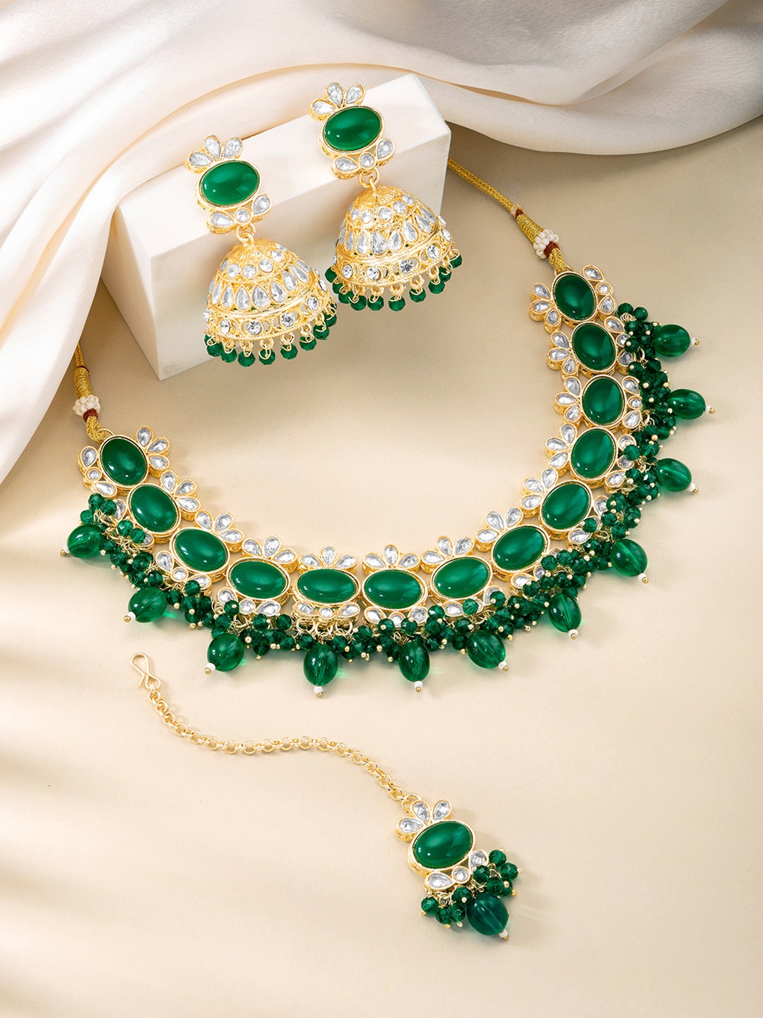 

Peora Gold-Plated Kundan Stone Studded & Beaded Jewellery Set