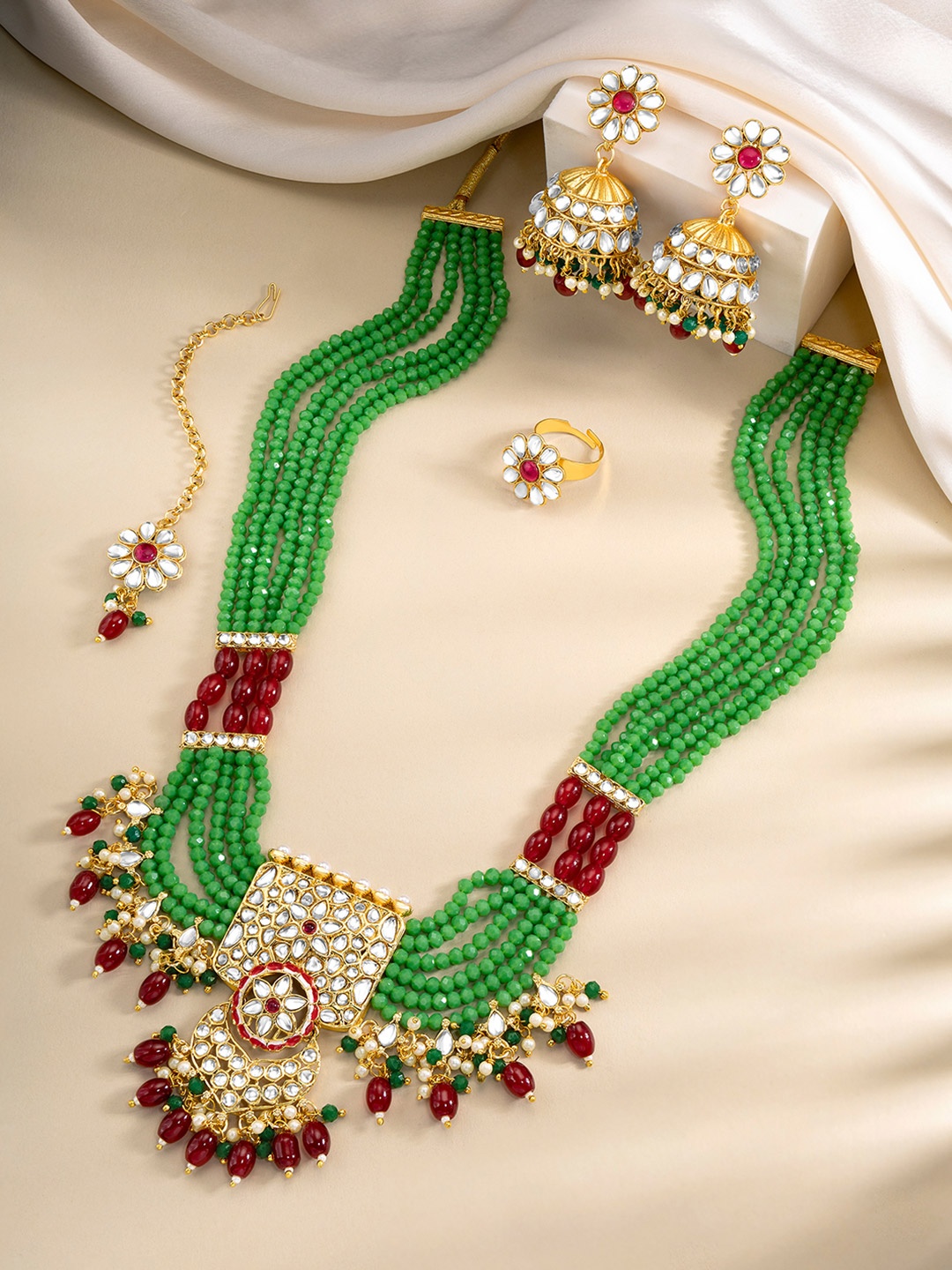 

Peora Gold-Plated Kundan Stone Studded & Beaded Jewellery Set