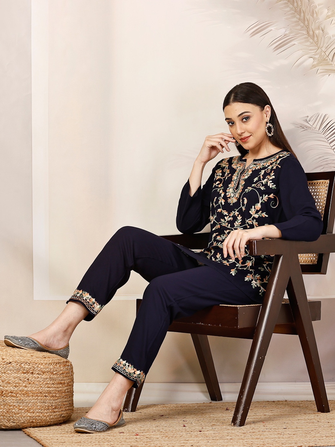 

Qazmi Aari Embroidered Co-Ord Set, Navy blue