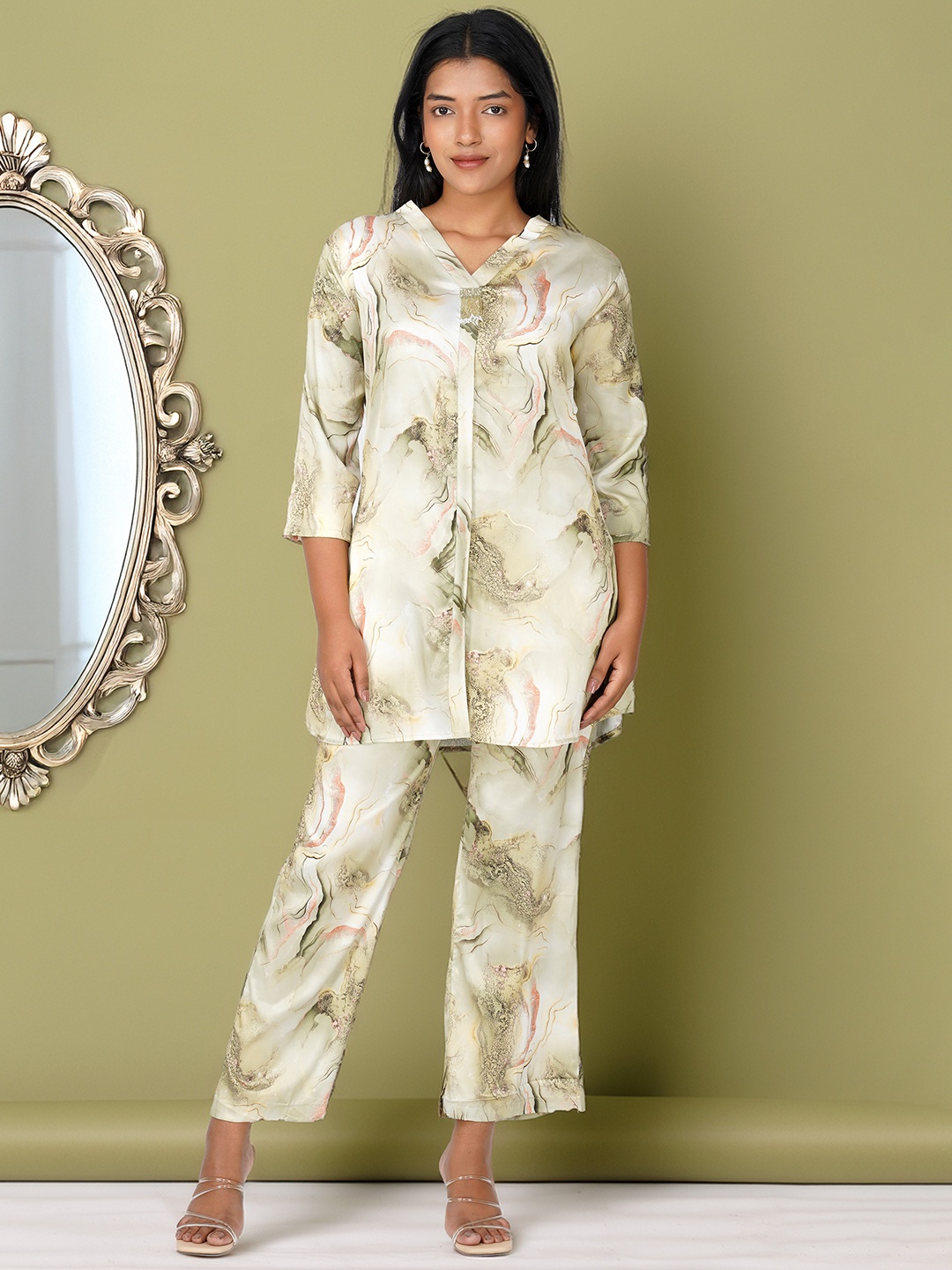 

Bindigasm Printed V-Neck Three-Quarter Sleeves Pure Silk Top With Palazzo, Green