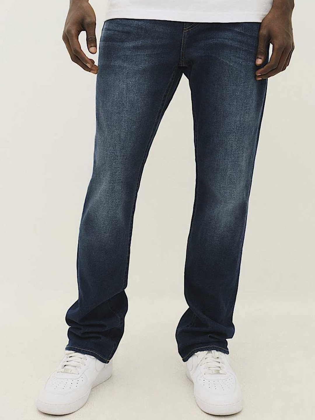 

True Religion Men Straight Fit Light Fade Jeans, Blue