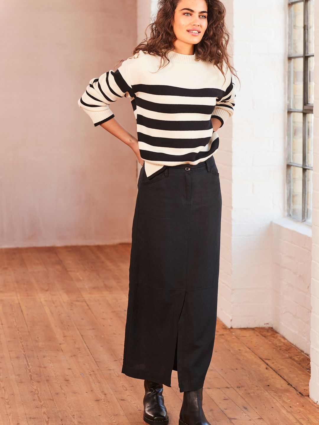 

NEXT Women Midi Straight Skirt, Black