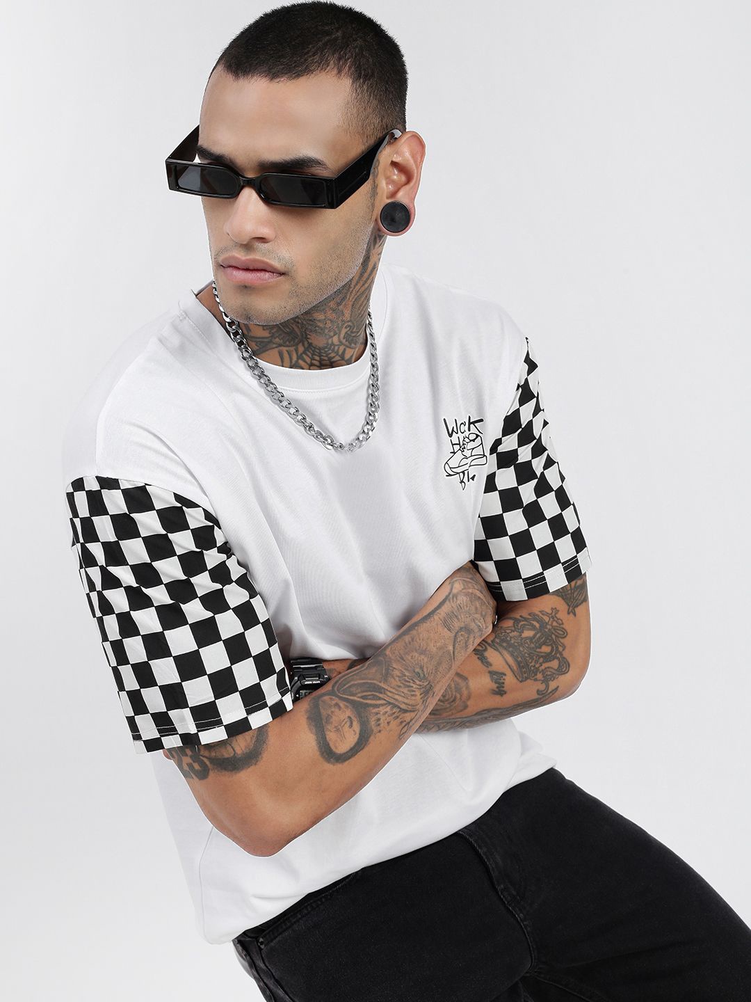 

SHOWOFF Men Solid Round Neck Cotton Relaxed Fit T-shirt, White