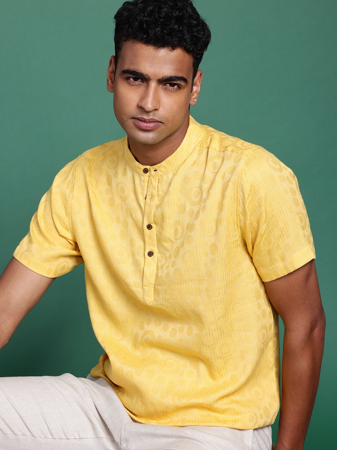 

Sangria Pure Cotton Striped Textured Jacquard Kurta, Mustard