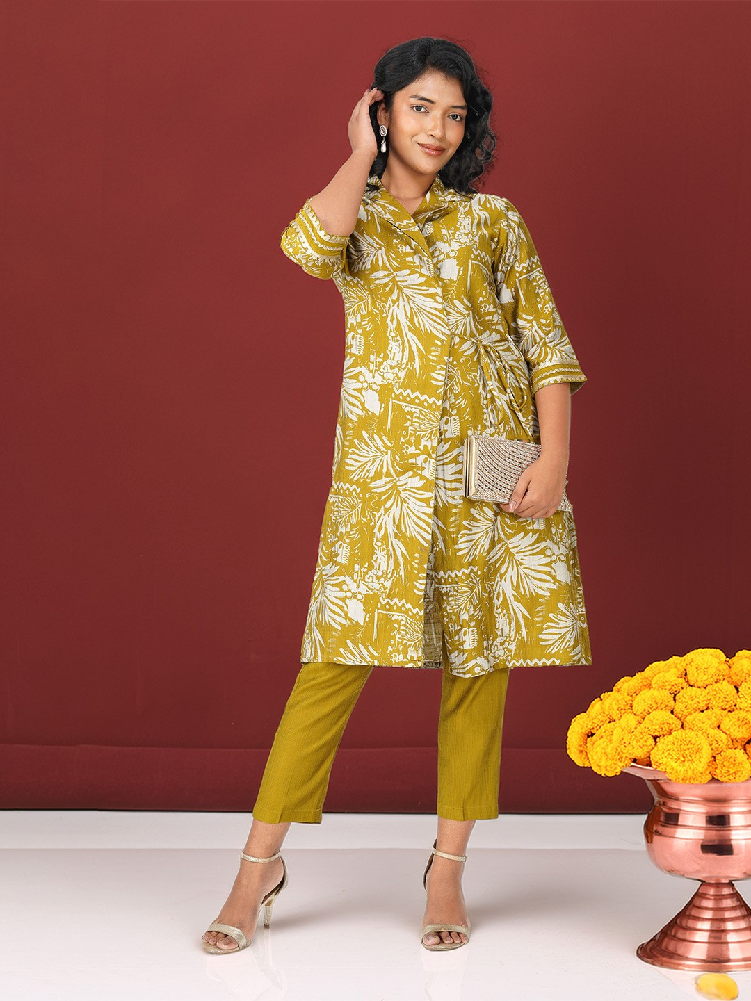 

Bindigasm Floral Printed Shirt Collar Tunic With Trousers, Green