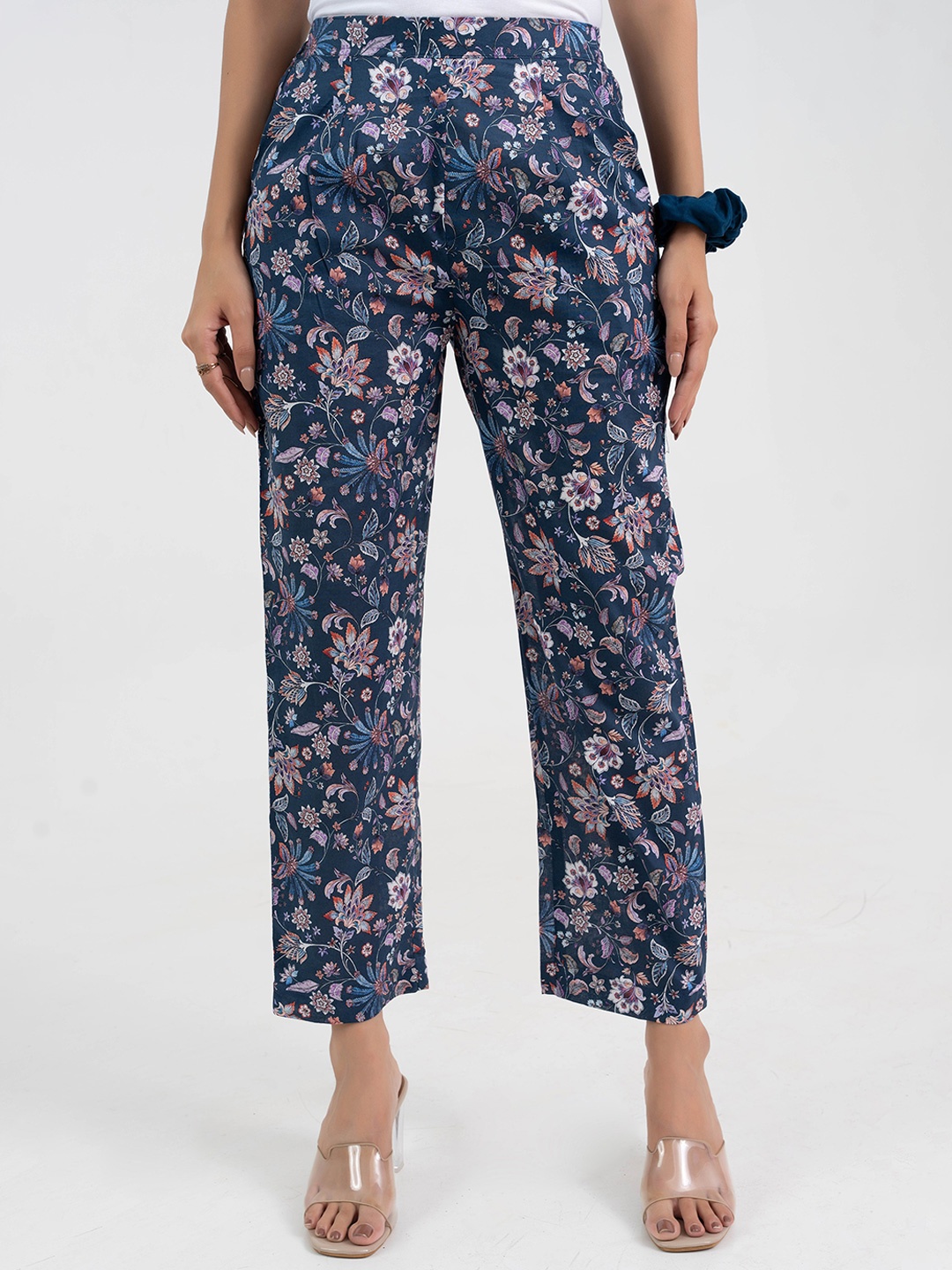 

GULABOSITABO Women Pure Cotton Printed Trousers, Blue