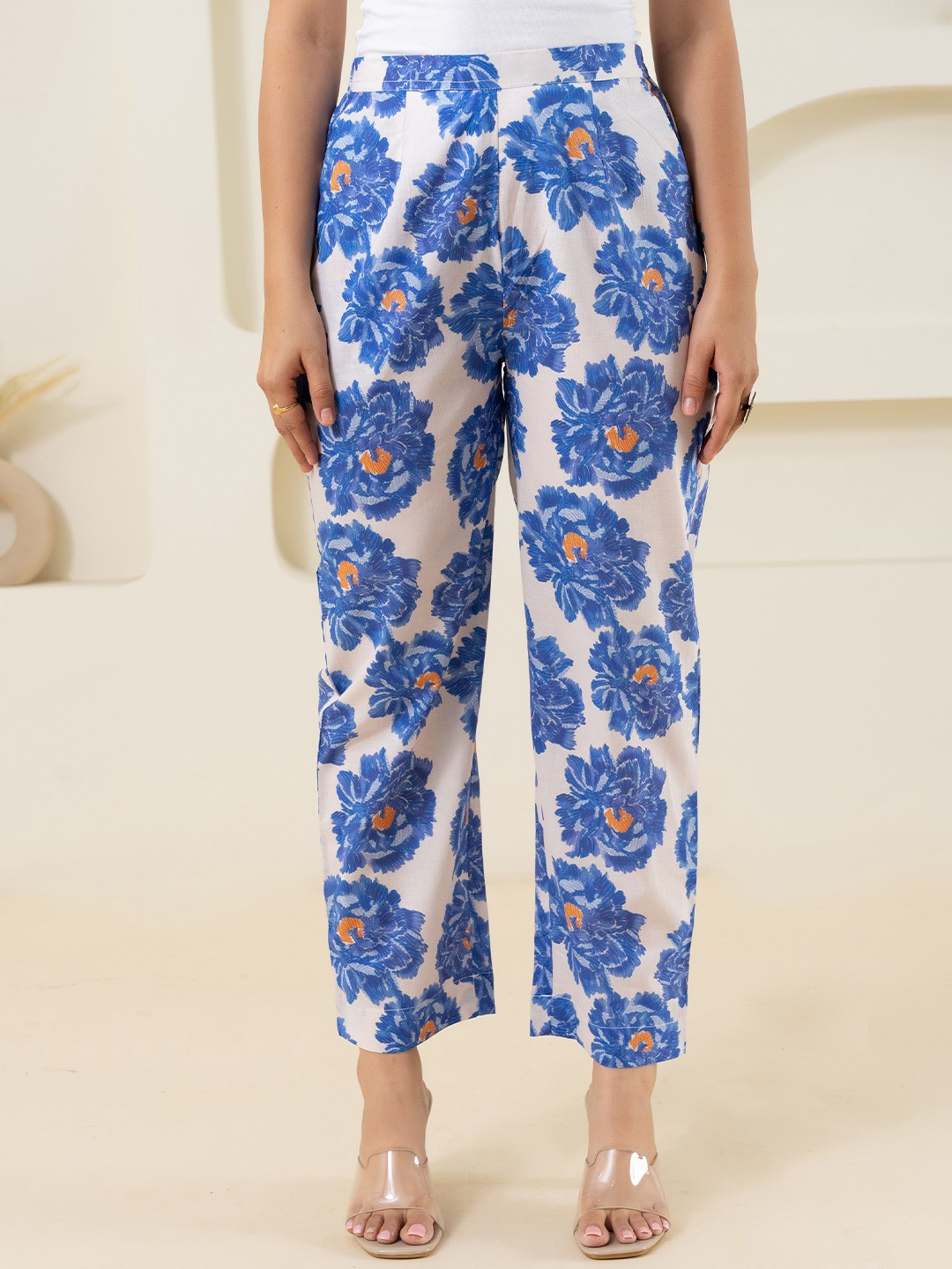 

GULABOSITABO Women Pure Cotton Printed Trousers, White