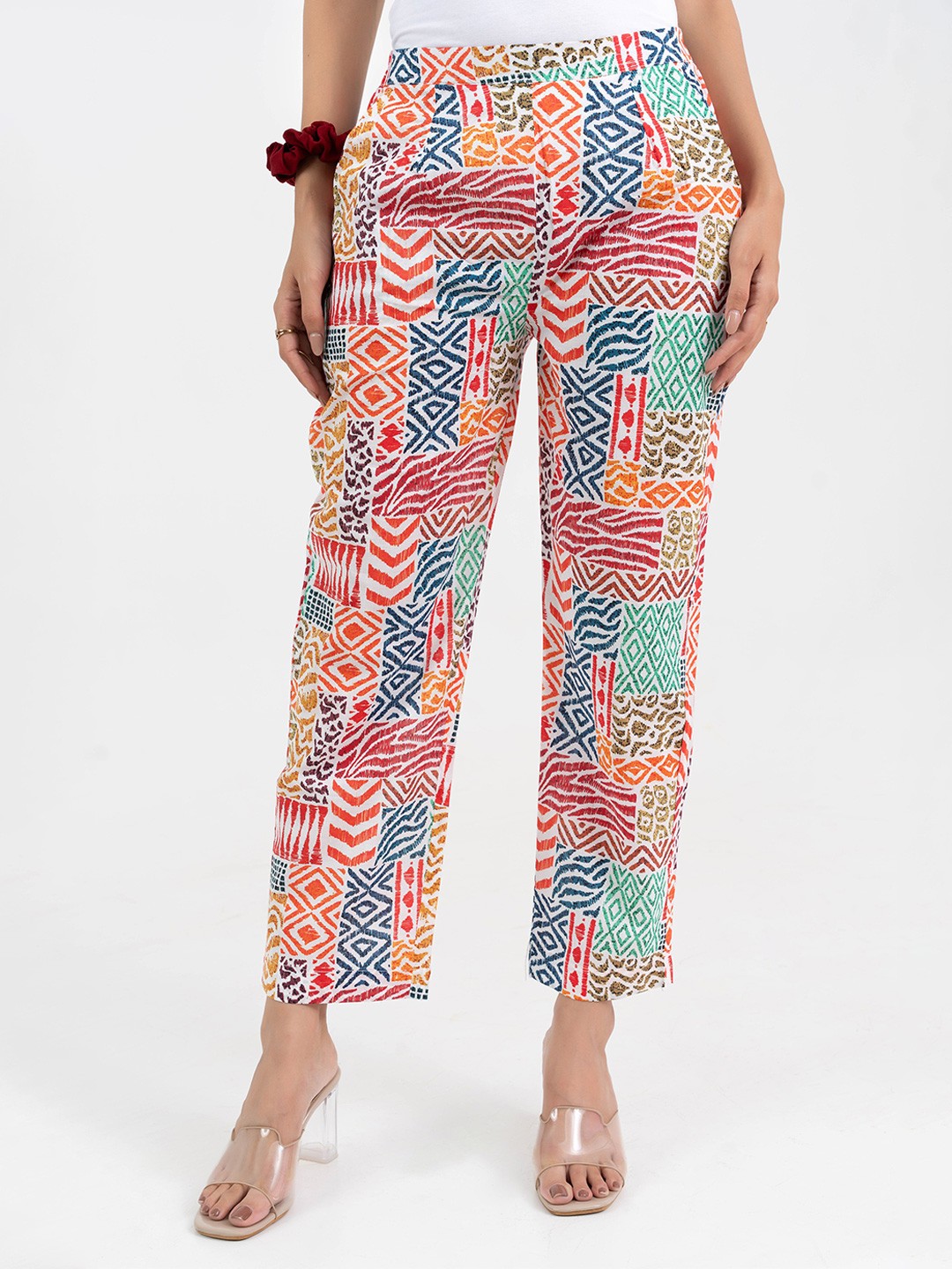 

GULABOSITABO Women Pure Cotton Printed Trousers, Off white