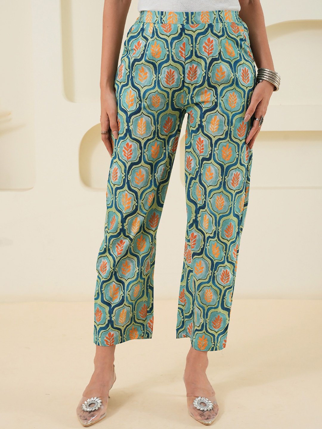 

GULABOSITABO Women Pure Cotton Printed Trousers, Green