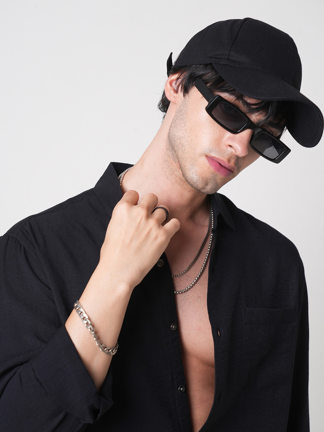 

VASTRADO Men Classic Spread Collar Solid Slim Fit Casual Shirt, Black