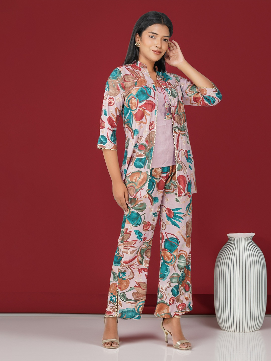 

Bindigasm Floral Printed Mandarin Collar Top With Trousers & Jacket, Lavender