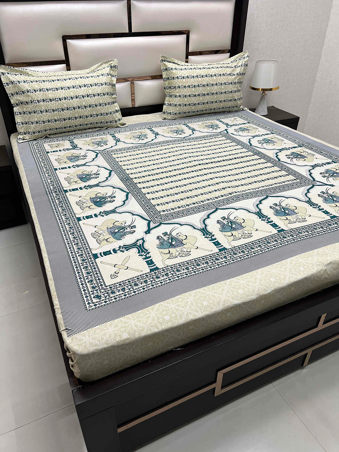

Pure Decor Cotton King Size Double Bed Bedsheet With 2 Pillow Covers 2.74m X 2.74m, Green
