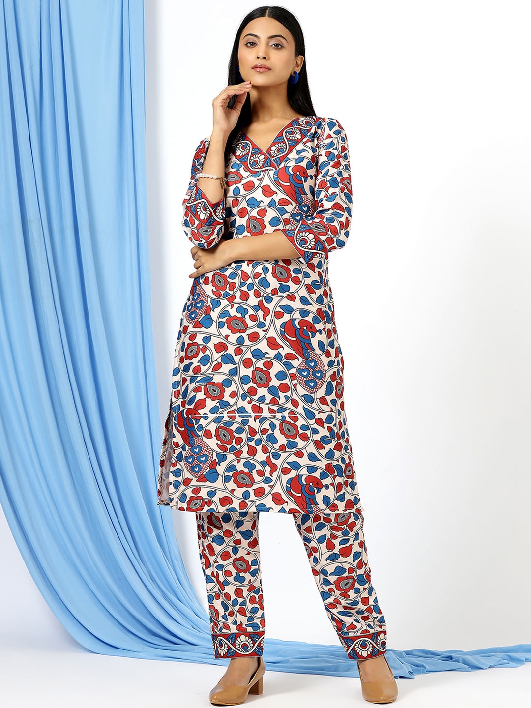 

SANJANA SILK Women Floral Printed Regular Thread Work Kurta with Trousers, White