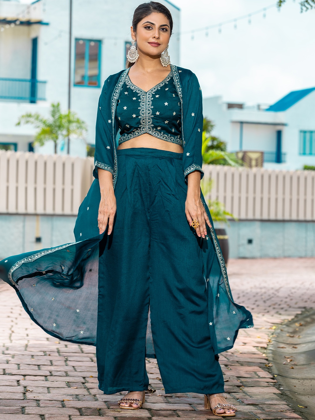 

Sitanjali Embroidered Kurta Set with Shrug, Teal
