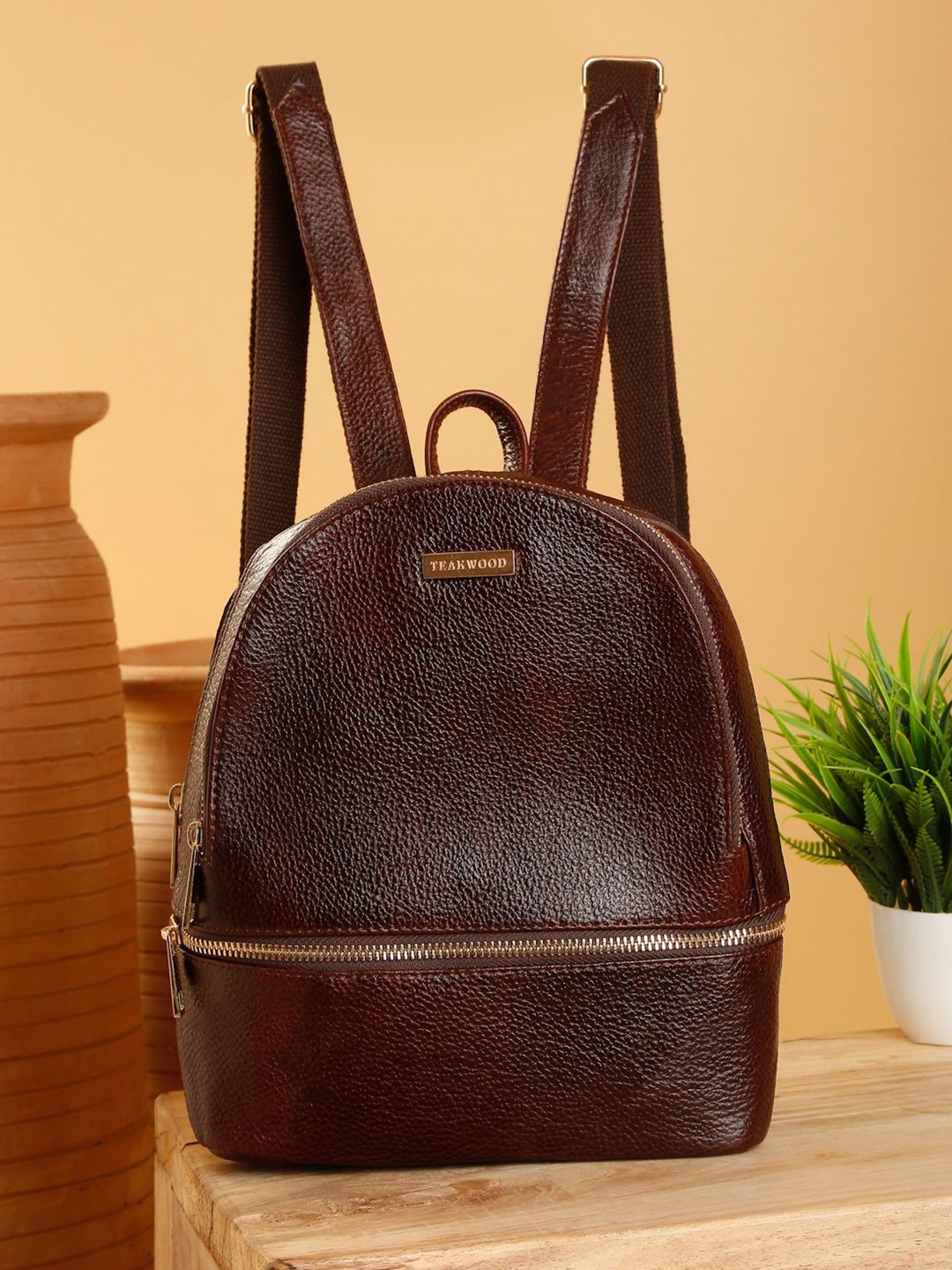 

Teakwood Leathers Women Textured Backpack, Brown