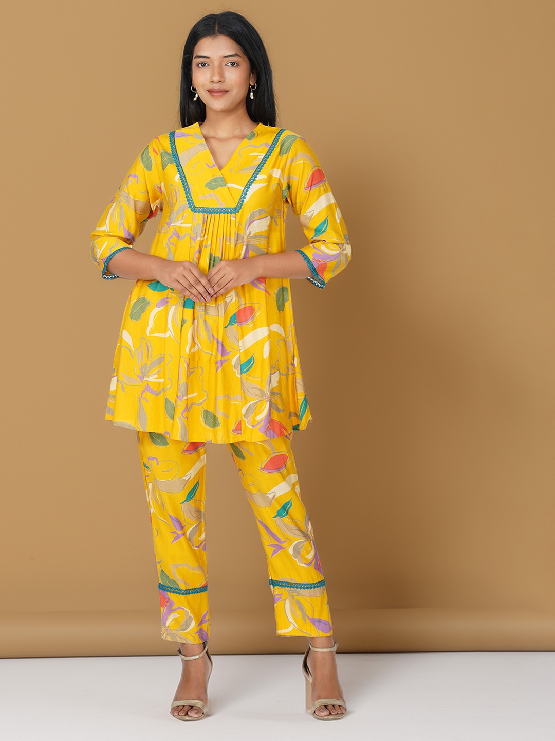 

Bindigasm Floral Printed V-Neck Tunic With Trousers, Mustard