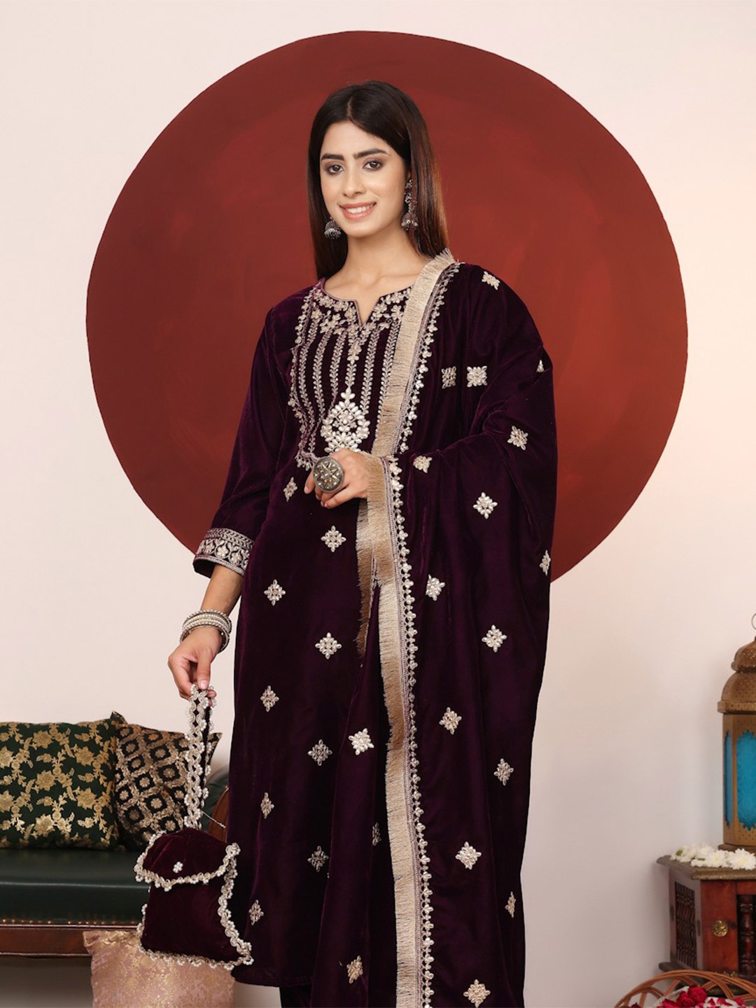 

Varanga Zari Embroidered Velvet Straight Kurta with Trouser & Dupatta, Purple