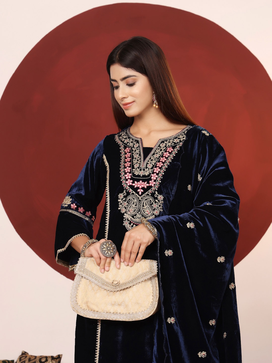 

Varanga Paisley Embroidered Velvet Straight Kurta With Trousers & Dupatta, Navy blue