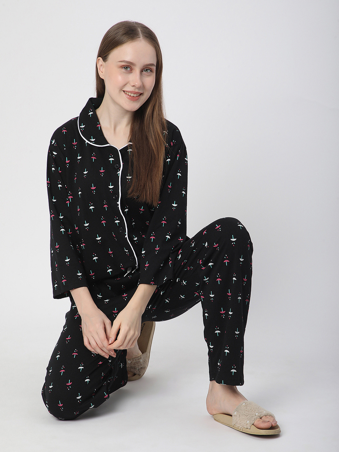 

Elzoh Women Graphic Printed Pure Cotton Night suit, Black