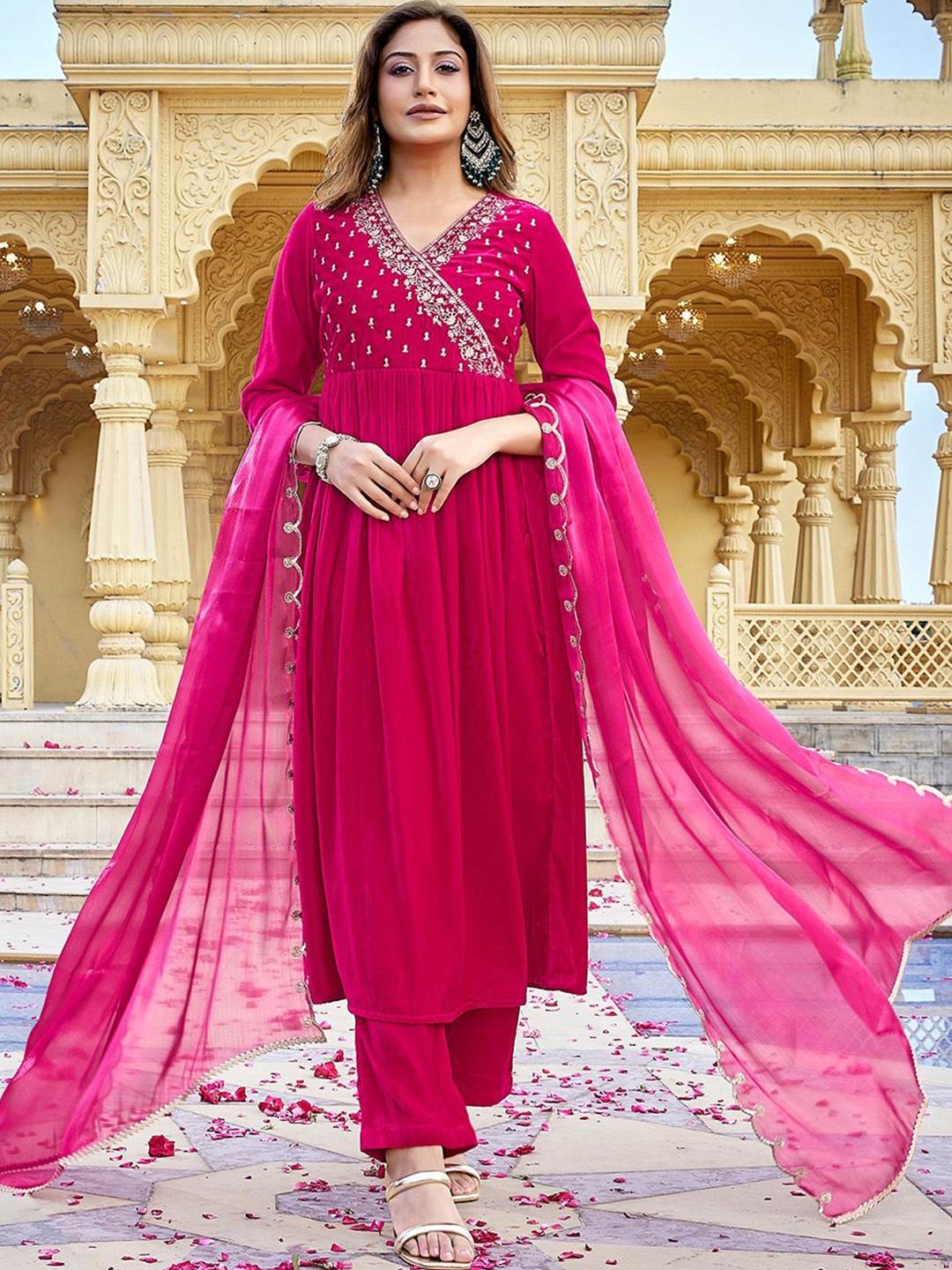 

Janasya Ethnic Motifs Embroidered Sequinned Anarkali Velvet Kurta with Trousers & Dupatta, Pink