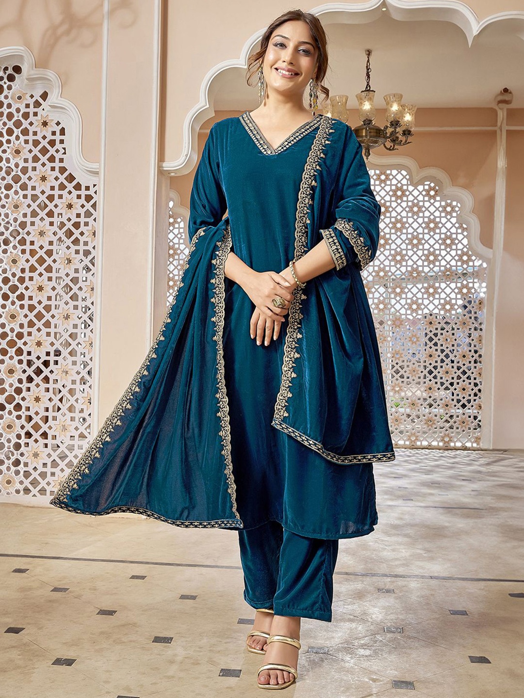 

Janasya Floral Embroidered Sequinned Velvet Kurta With Trousers & Dupatta, Teal