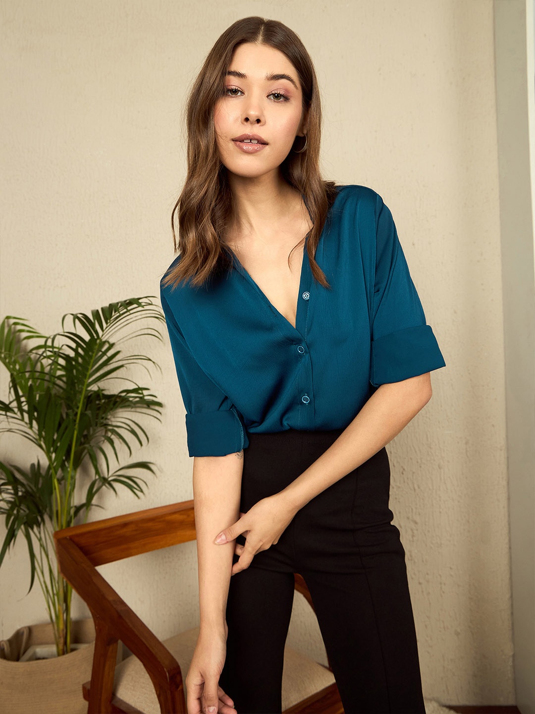 

The Roadster Lifestyle Co. Women Spread Collar Textured Satin Casual Shirt, Teal