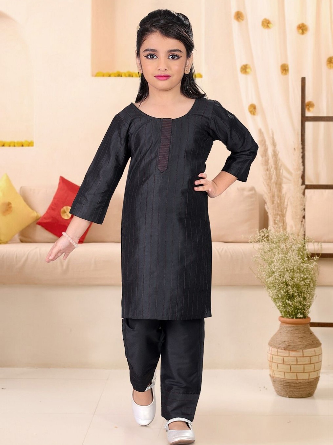 

Pehanaava Girls Striped Thread Work Straight Kurta With Trouser, Black