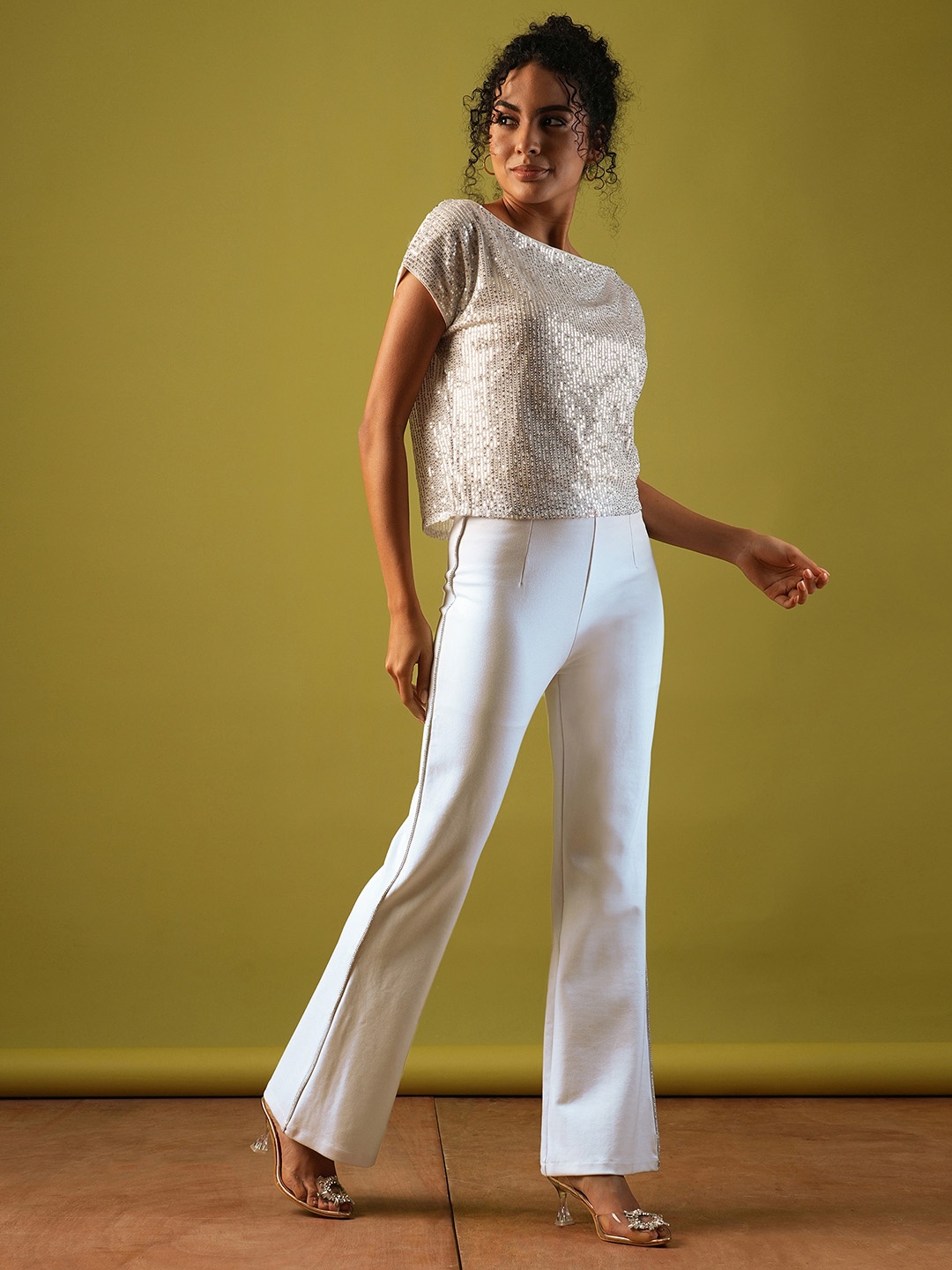 

Globus Stretchable High-Rise Embellished Side Tape Flared Party Treggings, White