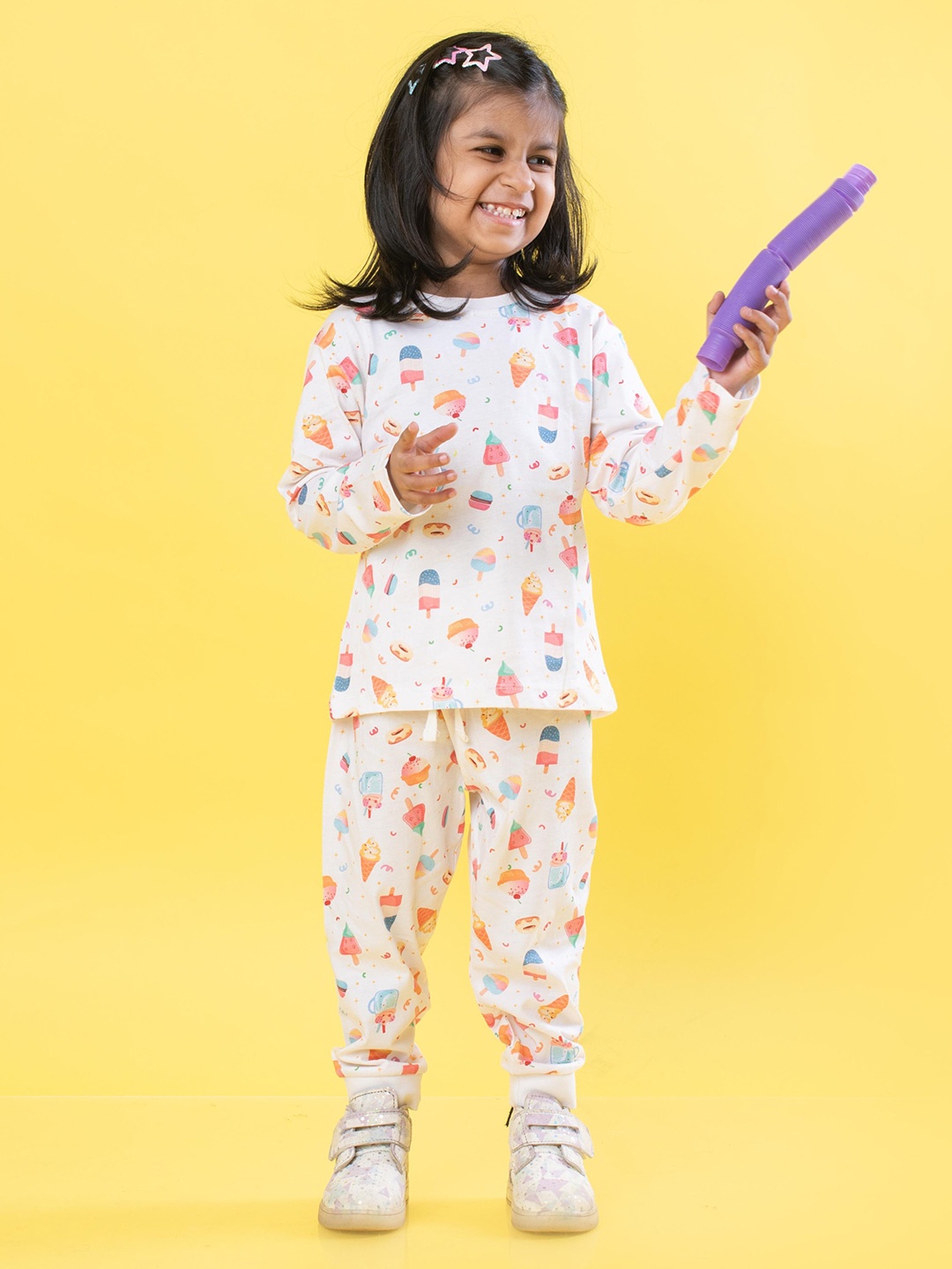 

Orange Sugar Unisex Kids Printed Pure Cotton T-shirt with Pyjamas, Off white