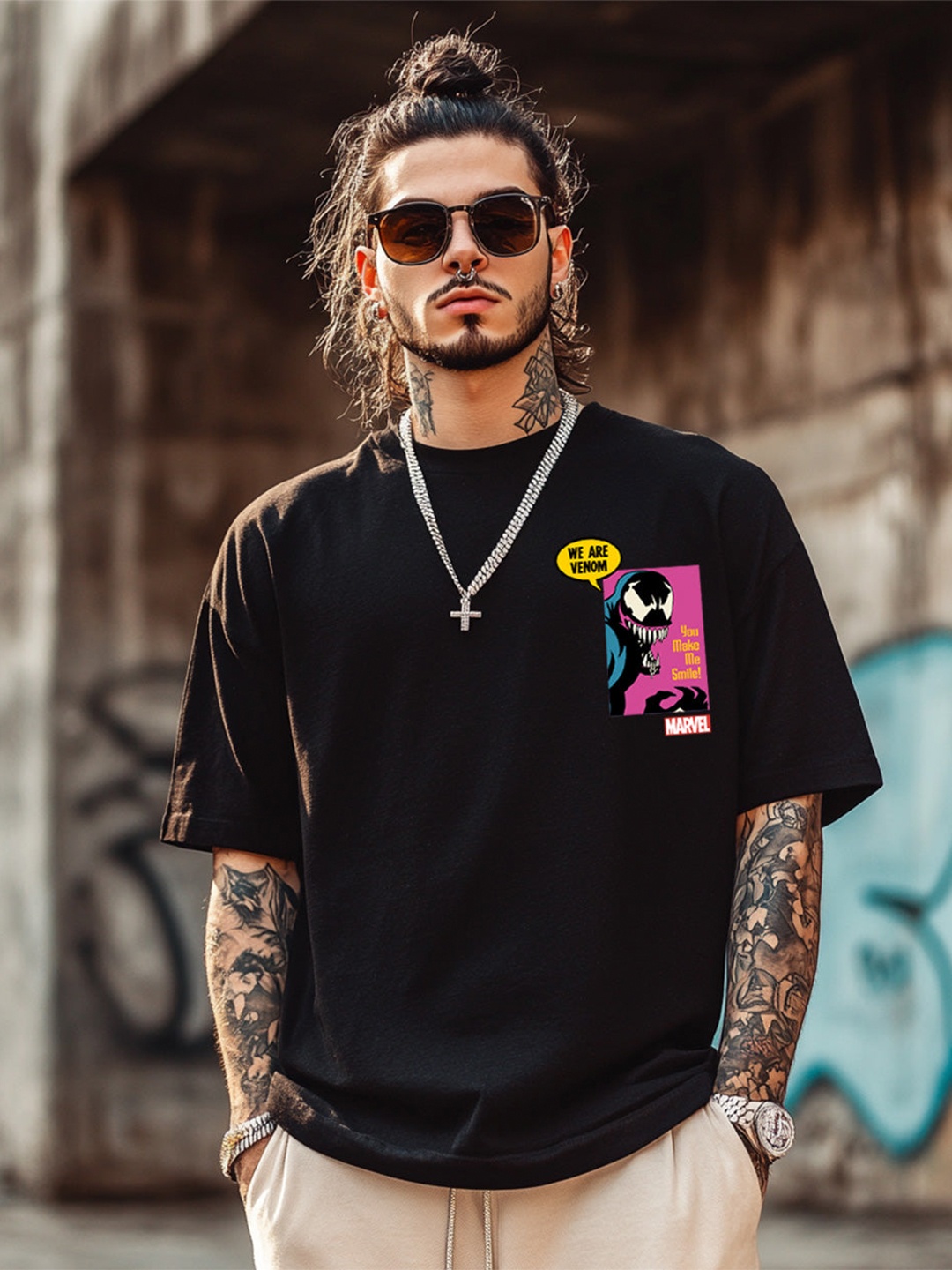 

VEIRDO Men Marvel Venom Graphic Printed Pure Cotton Oversized T-shirt, Black