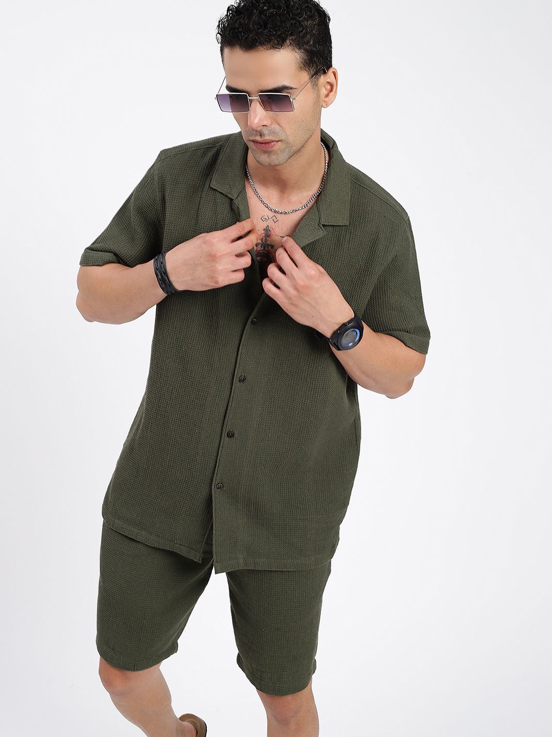 

SHOWOFF Self Design Shirt Collar Shirt Collar Short Sleeves Shirt With Shorts, Olive