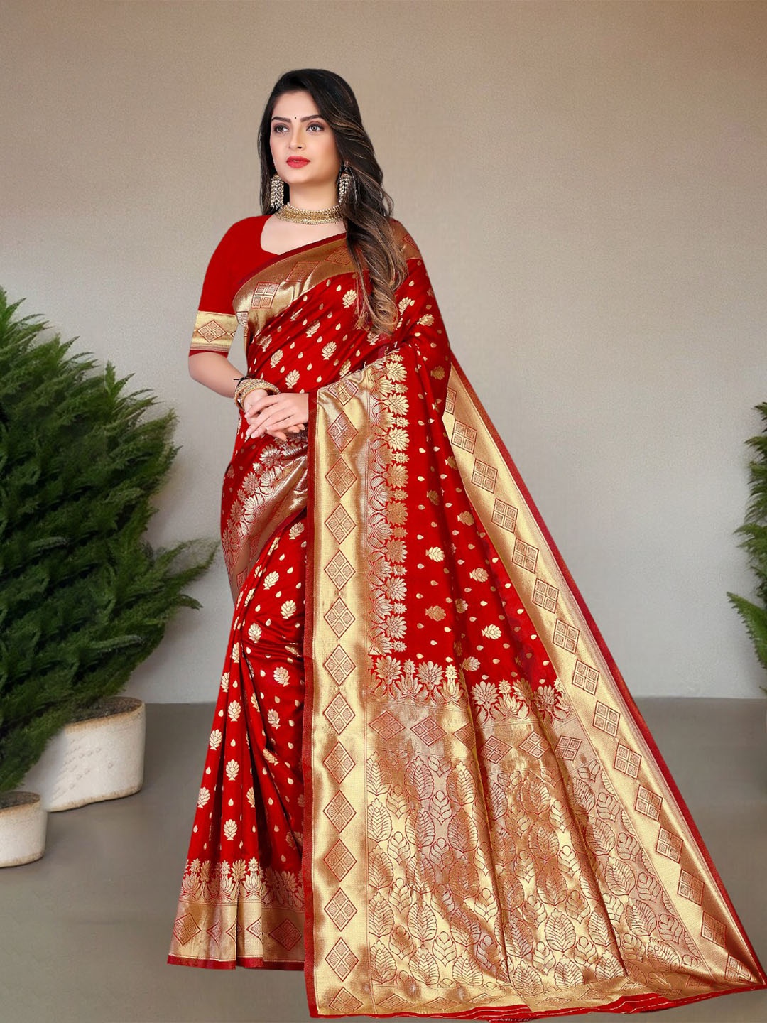 

Pionex Ethnic Motifs Pure Silk Saree, Red