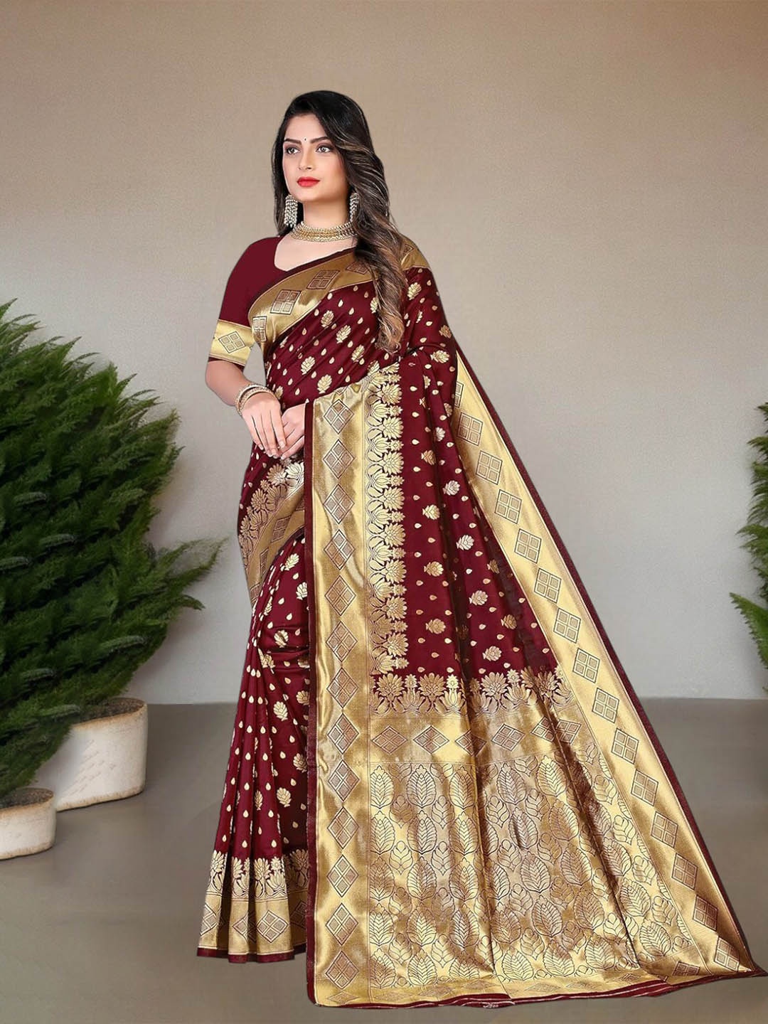 

Pionex Woven Design Pure Silk Saree, Maroon