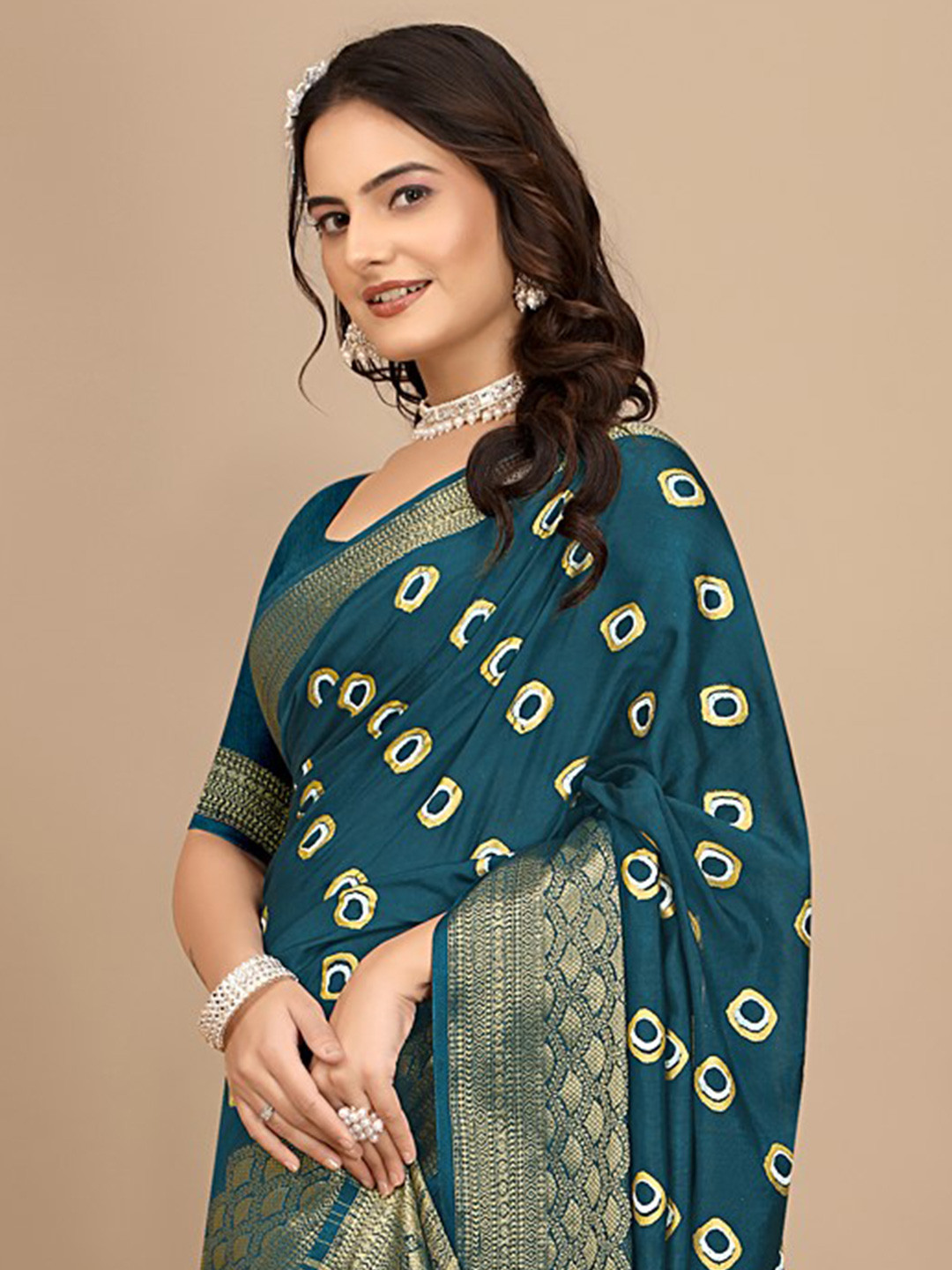 

Pionex Geometric Printed Woven Design Zari Saree, Blue