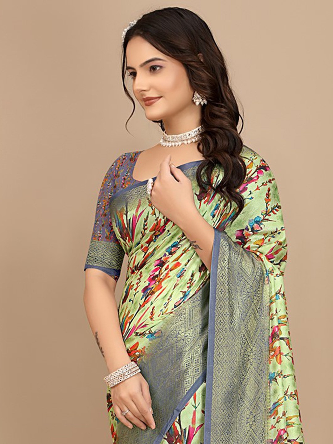 

Pionex Floral Printed Pure Chiffon Saree, Green