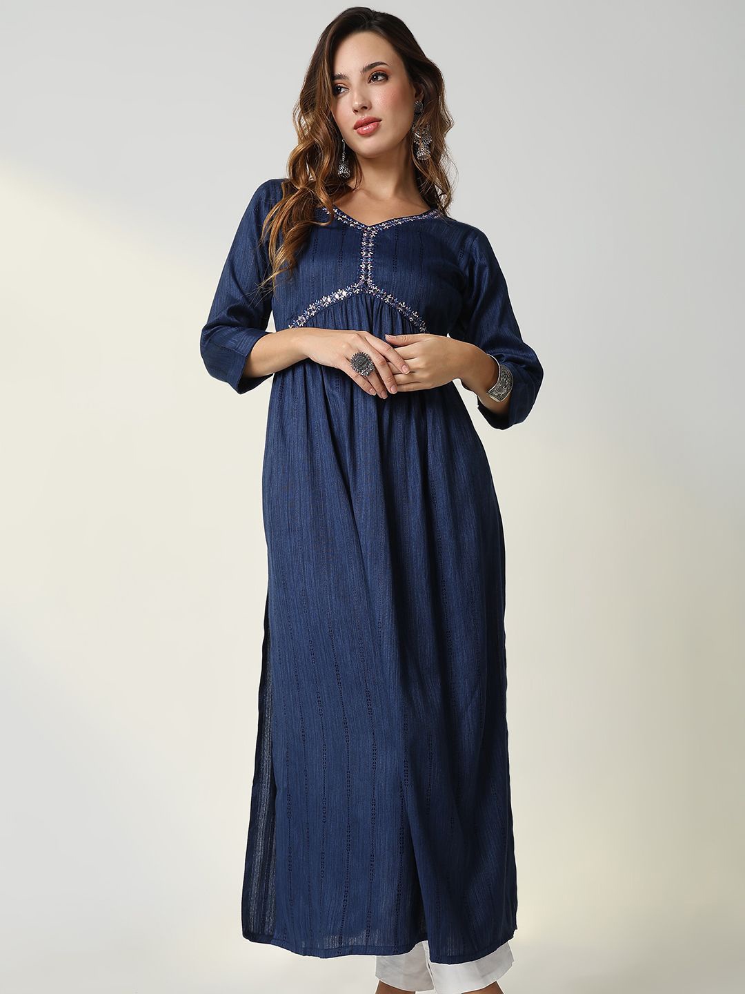 

SHOWOFF V-Neck Mirror Work Empire Straight Kurta, Navy blue